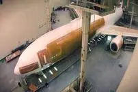 (ویدئو) عملیات دیدنی رنگ زدن ایرباس A380، بزرگترین هواپیمای مسافربری جهان