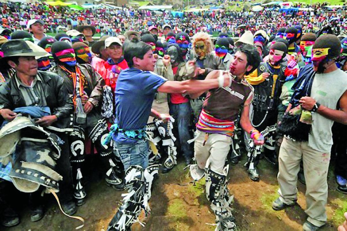 برگزاری «تاکاناکوی»، جشنواره جنگ در پرو؛ اینجا خون به جوش می‌آید
