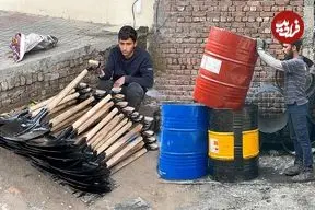 ببینید| مراحل ساخت بیل با بازیافت بشکه های قدیمی نفت در پاکستان