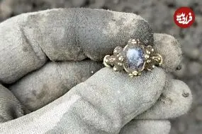 حلقۀ طلایی قرون وسطایی بعد از 800 سال از زیر خاک بیرون آمد