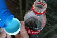 (ویدئو) با نوشابه و نرم کننده یک تمیزکننده فوق العاده حموم و دستشویی درست کن!