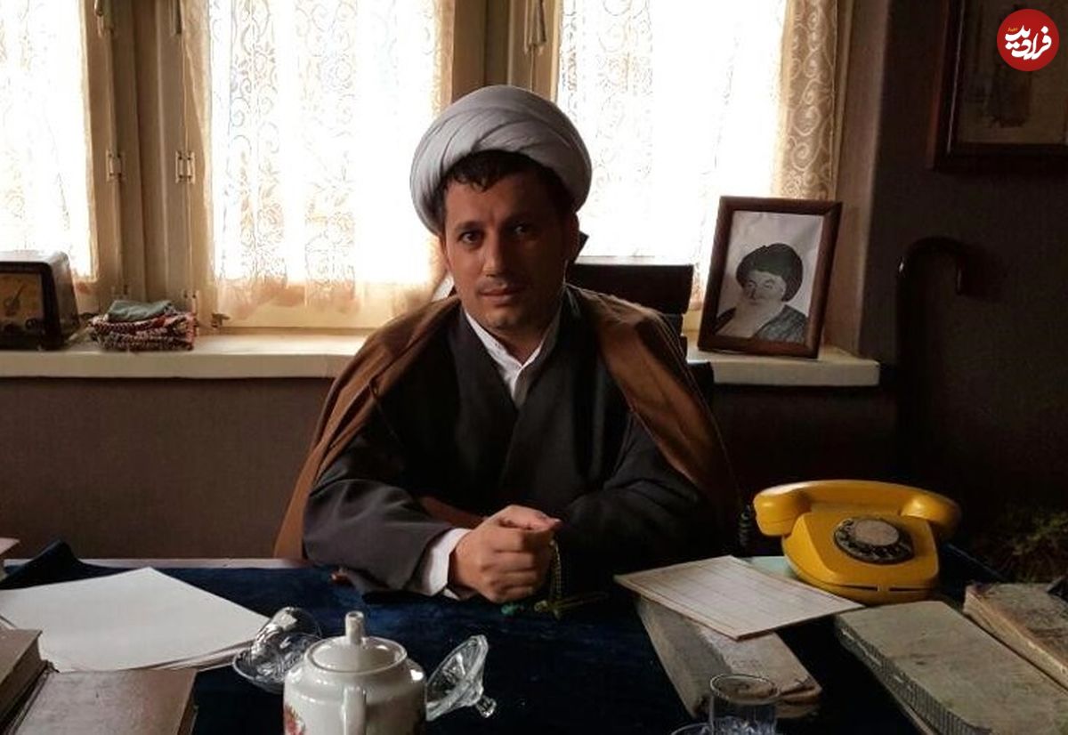 عکس؛ سفر به تاریخ؛ دیدار «هاشمی رفسنجانی» با بازیگر نقش خودش در سریال «معمای شاه»؛ سال 1394