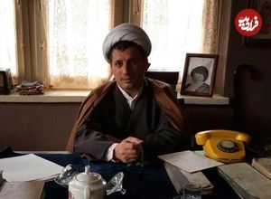 عکس؛ سفر به تاریخ؛ دیدار «هاشمی رفسنجانی» با بازیگر نقش خودش در سریال «معمای شاه»؛ سال 1394