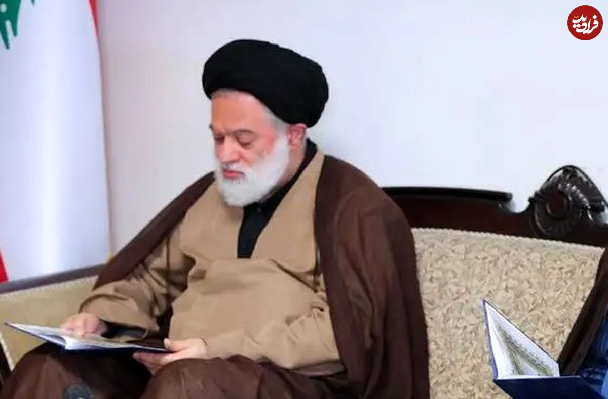 عکس| سفر زمان؛ «سید مصطفی خامنه‌ای» در مراسم ترحیم کارگردان سریال «یوسف پیامبر»