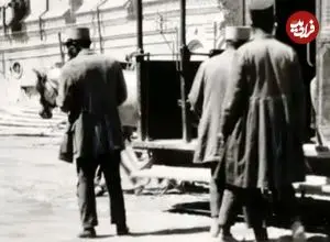 عکس| سفر به ایران قدیم؛ زنان تهرانی سوار بر «واگن اسبی»؛ 100 سال قبل
