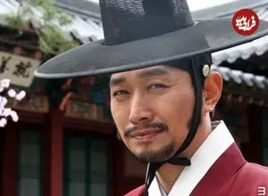 عکس| سفر زمان؛ ژست جالب «جانگ هی جائه» در پشت‌صحنه سریال «دونگ‌یی»