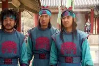 ببینید| سفر به تاریخ؛ لحظۀ خنده‌دار آب خوردن اشتباهی «ماری» در پشت صحنه سریال «جومونگ»