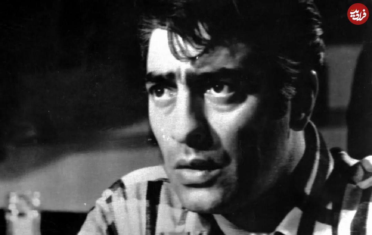 عکس| سفر در زمان؛ «فردین» در دوران پیری و در کنار دوستان اش بر سر مزار تختی