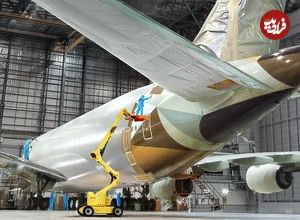 ببینید| فرآیند شگفتانگیز رنگآمیزی بزرگترین هواپیمای جهان در آمریکا