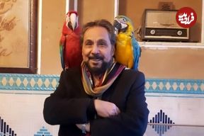 عکس؛ سفر به تاریخ؛ چهرۀ «عمو قناد» قبل از انقلاب در نوجوانی در حال اجرای برنامه