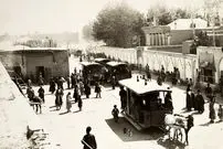 عکس| سفر به ایران قدیم؛ حیاط خانۀ یک «عتیقه‌فروش یهودی» در دوران قاجار