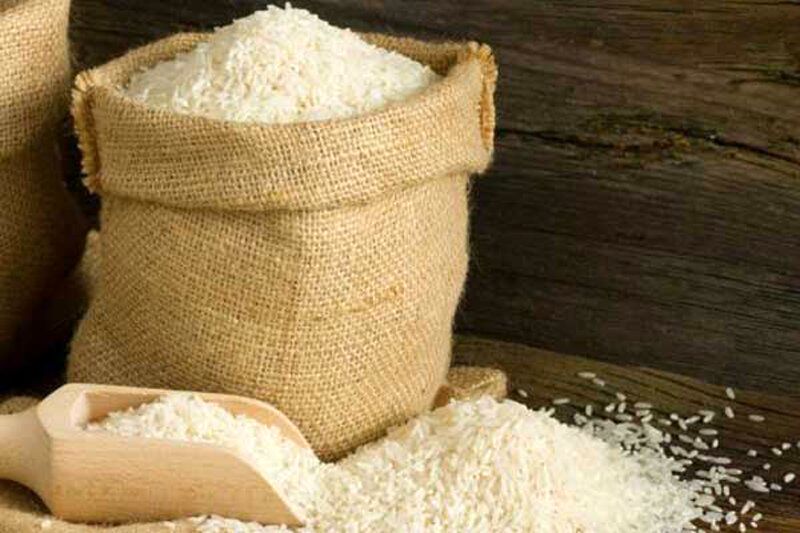 (ویدئو) تکنیک جالب و کاربردی برای خالی کردن راحت‌تر برنج!