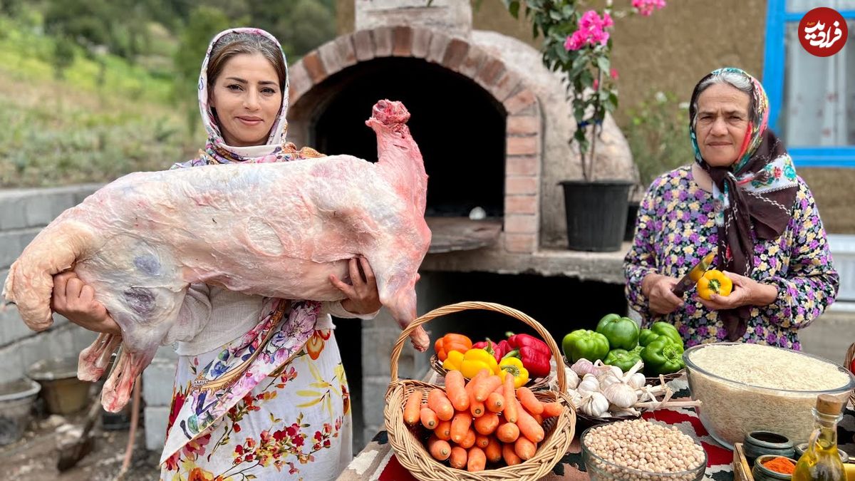 ببینید؛ غذای روستایی در گیلان؛ پخت بره شکم پر در تنور