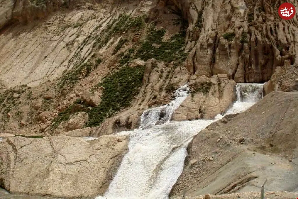 چشمه کوهرنگ در مرز خشکی کامل؛ آبدهی چشمه به پایین ترین سطح خود رسید