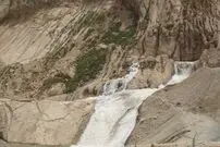 چشمه کوهرنگ در مرز خشکی کامل؛ آبدهی چشمه به پایین ترین سطح خود رسید