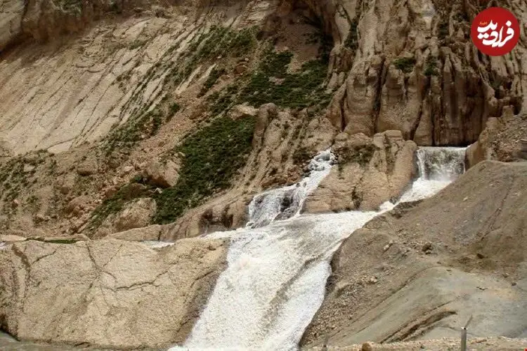 چشمه کوهرنگ در مرز خشکی کامل؛ آبدهی چشمه به پایین ترین سطح خود رسید