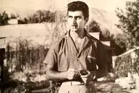 عکس| سفر در زمان؛ «محمد متوسلانی» در 80 سالگی و در باغ ارم شیراز؛ سال 94