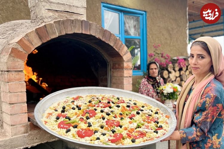 ببینید؛ غذای روستایی در ایران؛ ساخت تنور و پخت یک پیتزای بزرگ در آن