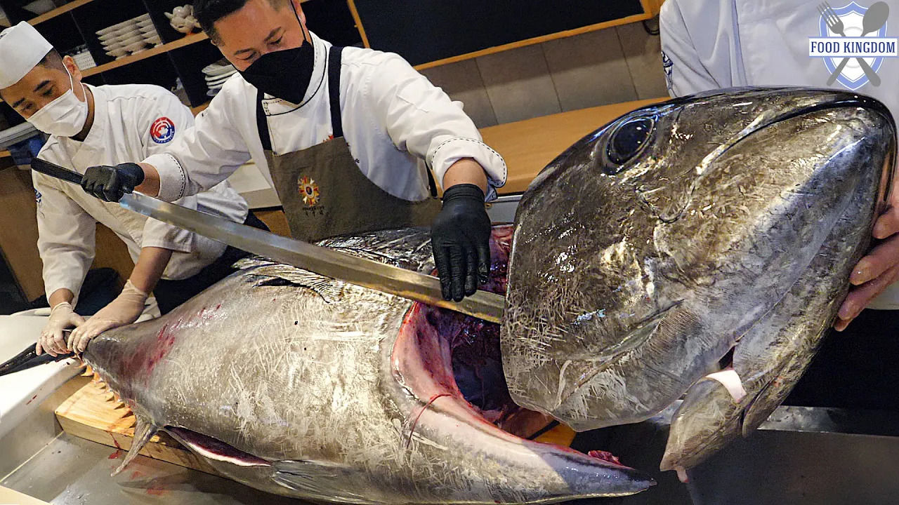 (ویدئو) بُرش و سرو یک ماهی تن 110 کیلوگرمی توسط آشپز ماهر کره ای 