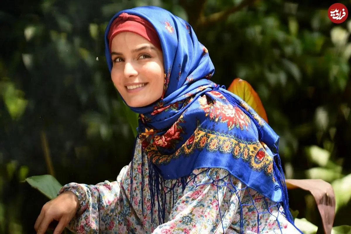 ببینید| سفر در زمان؛ «سوجان، جاوید و فرانک» در حال خواندن یک آهنگ در پشت صحنه سریال سوجان