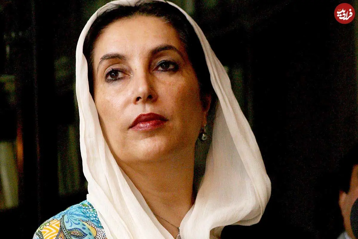 عکس| سفر در زمان؛ «بی نظیر بوتو» در بین هوادارانش در انتخابات مجلس پاکستان؛ سال 1367