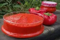 طرز تهیه رب فلفل دلمه‌ای؛ یک چاشنی جذاب برای غذا