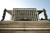 تصاویر/ تخریب ساختمان قدیم مجلس در حمله هوایی به تهران