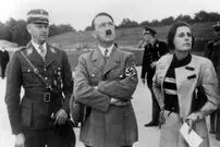 سفر در زمان؛ من جسد هیتلر و زنش را در پتو پیچیدم و آتش زدم