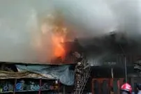 (ویدئو) آتش‌سوزی گسترده در بازارچه امین‌ نقده؛ کپسول گاز منفجر شد!