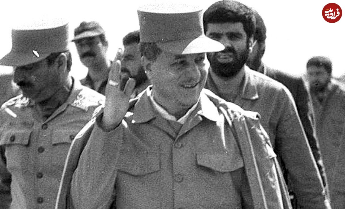 عکس؛ سفر در تاریخ؛ «هاشمی رفسنجانی در کنار پیکر شهید عباس دوران»؛ سال 81