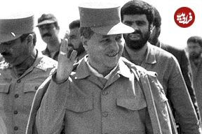 عکس؛ سفر در تاریخ؛ «هاشمی رفسنجانی در کنار پیکر شهید عباس دوران»؛ سال 81