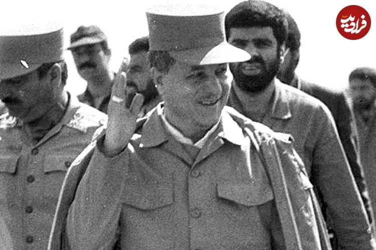 عکس؛ سفر در تاریخ؛ «هاشمی رفسنجانی در کنار پیکر شهید عباس دوران»؛ سال 81