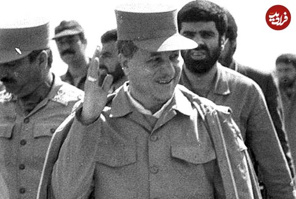 عکس؛ سفر در تاریخ؛ «هاشمی رفسنجانی در کنار پیکر شهید عباس دوران»؛ سال 81