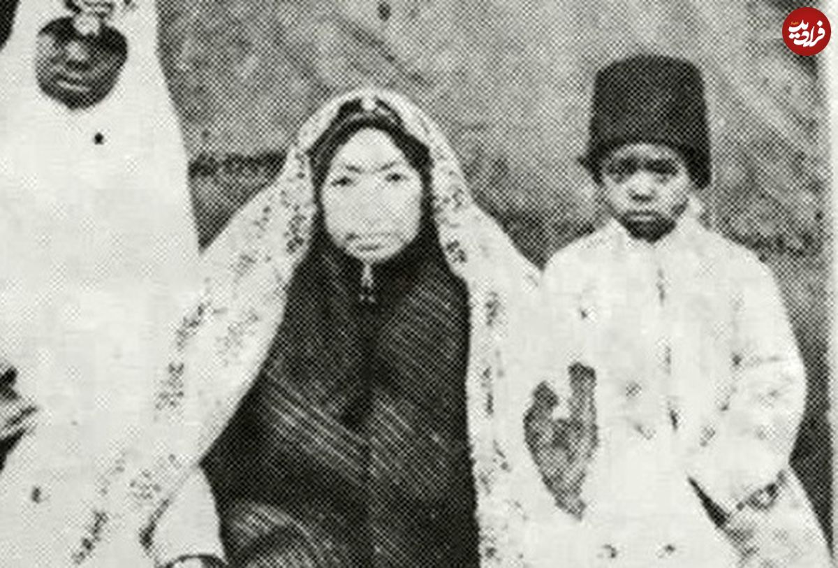 عکس؛ سفر به تاریخ؛ «سلیم خان، بَردۀ مادر ناصرالدین شاه» در کاخ صاحبقرانیه؛ 130 سال قبل