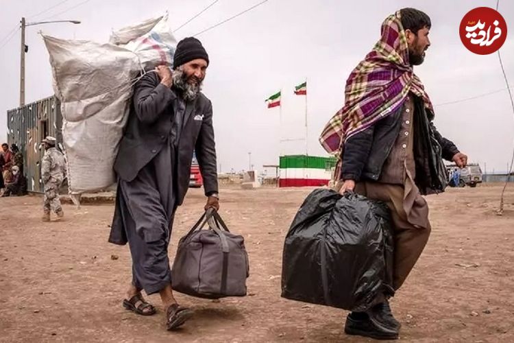 ببینید؛ ازدحام اتباع افغان در حال خروج از کشور 