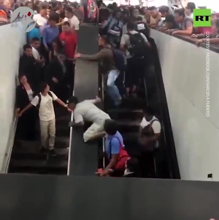 ویدئو/ حادثه وحشتناک در متروی مکزیکوسیتی