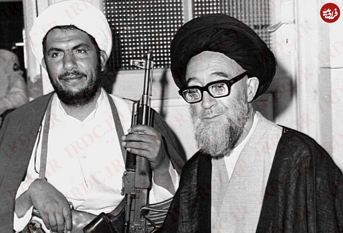 عکس؛ سفر در زمان؛ امام جمعه مسلح ارومیه