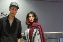 عکس| سفر زمان؛ ژست‌های «سارا رسول‌زاده» با لنگ حمام در نمایش «قتل امیرکبیر»