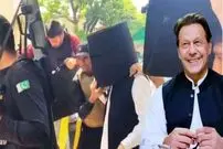 (ویدئو) نحوه عجیب و غریب انتقال عمران‌خان به دادگاه