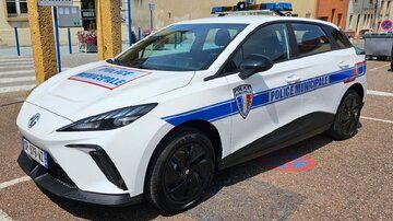 (عکس) خودروی چینی که در فرانسه ماشین پلیس شد!