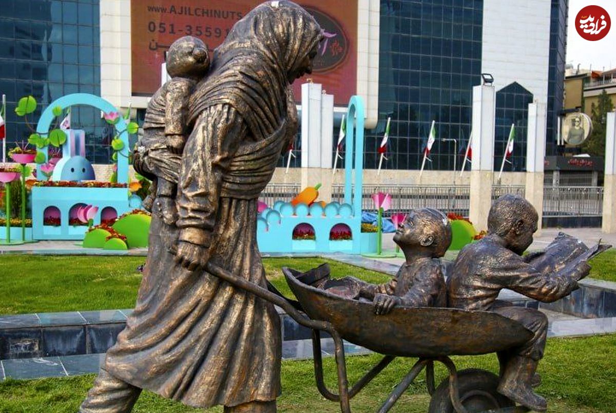 مجسمه عجیب شهرداری مشهد برای نوروز ۱۴۰۲