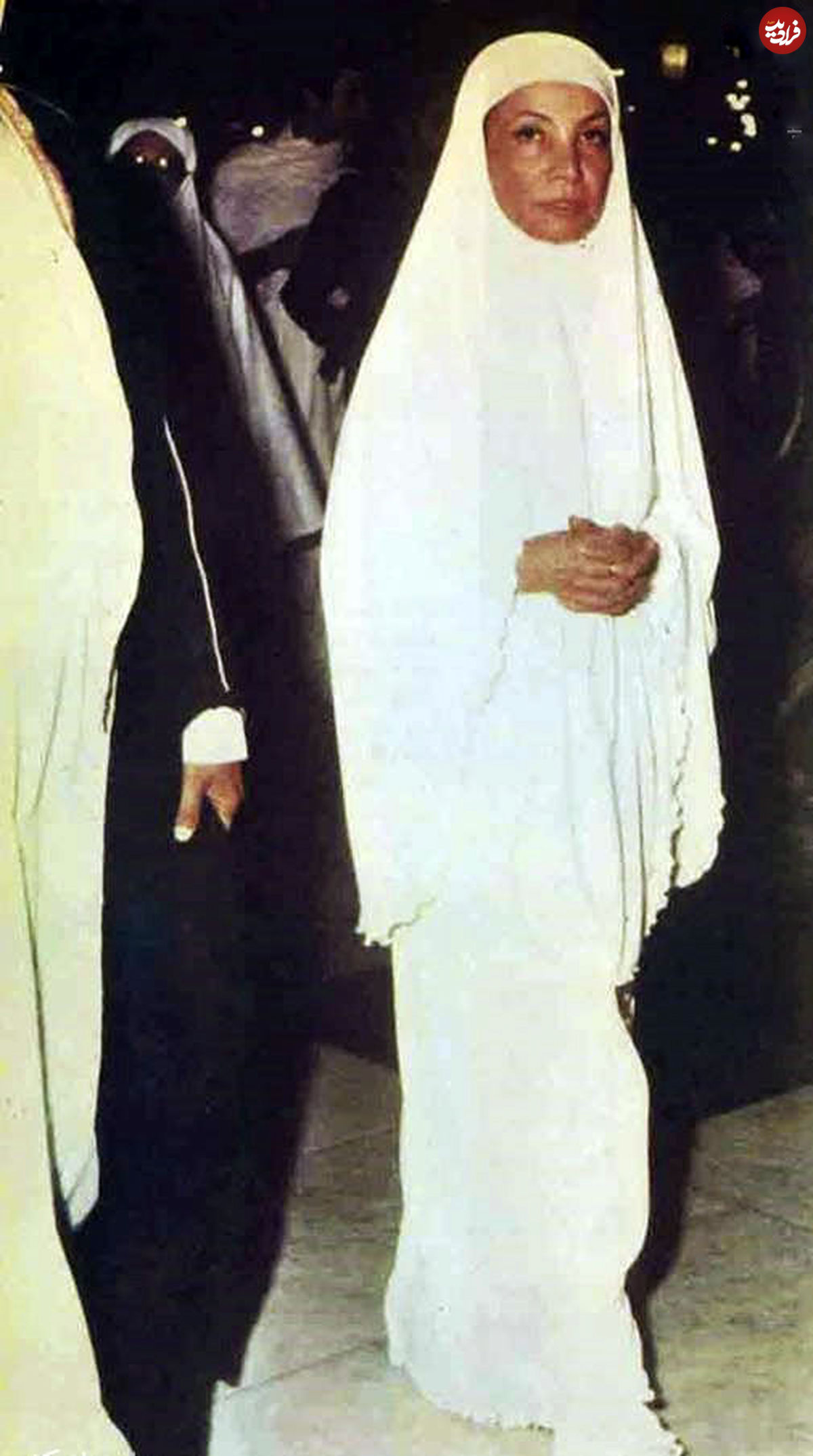 عکس/ اشرف پهلوی در لباس احرام