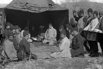 عکس| سفر زمان؛ بیمارستان ایرانی با دکترهای فرنگی در دوران قاجار