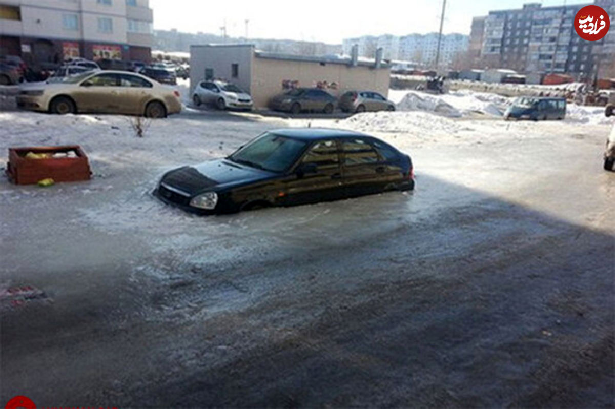 خودرو‌های منجمد شده وسط خیابان‌های روسیه