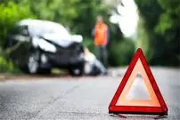 (ویدئو) سقوط وحشتناک یک خودرو روی سر یک مادر و نوزادش