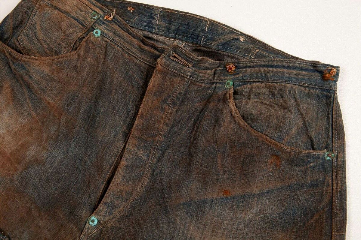 چرا این شلوار جین به قیمت 5 میلیارد تومان فروخته شد؟