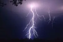 (ویدئو) برخورد صاعقه به برج ویلیس در شیکاگو آمریکا