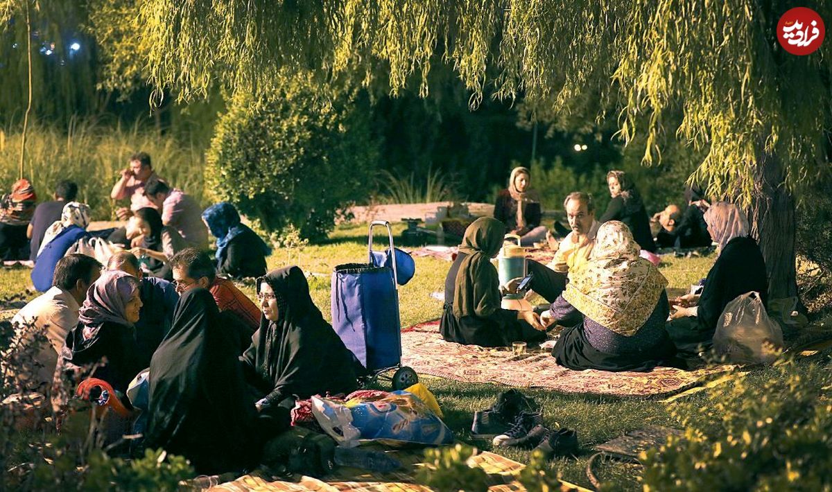 دورهمی زیر گوش کرونا