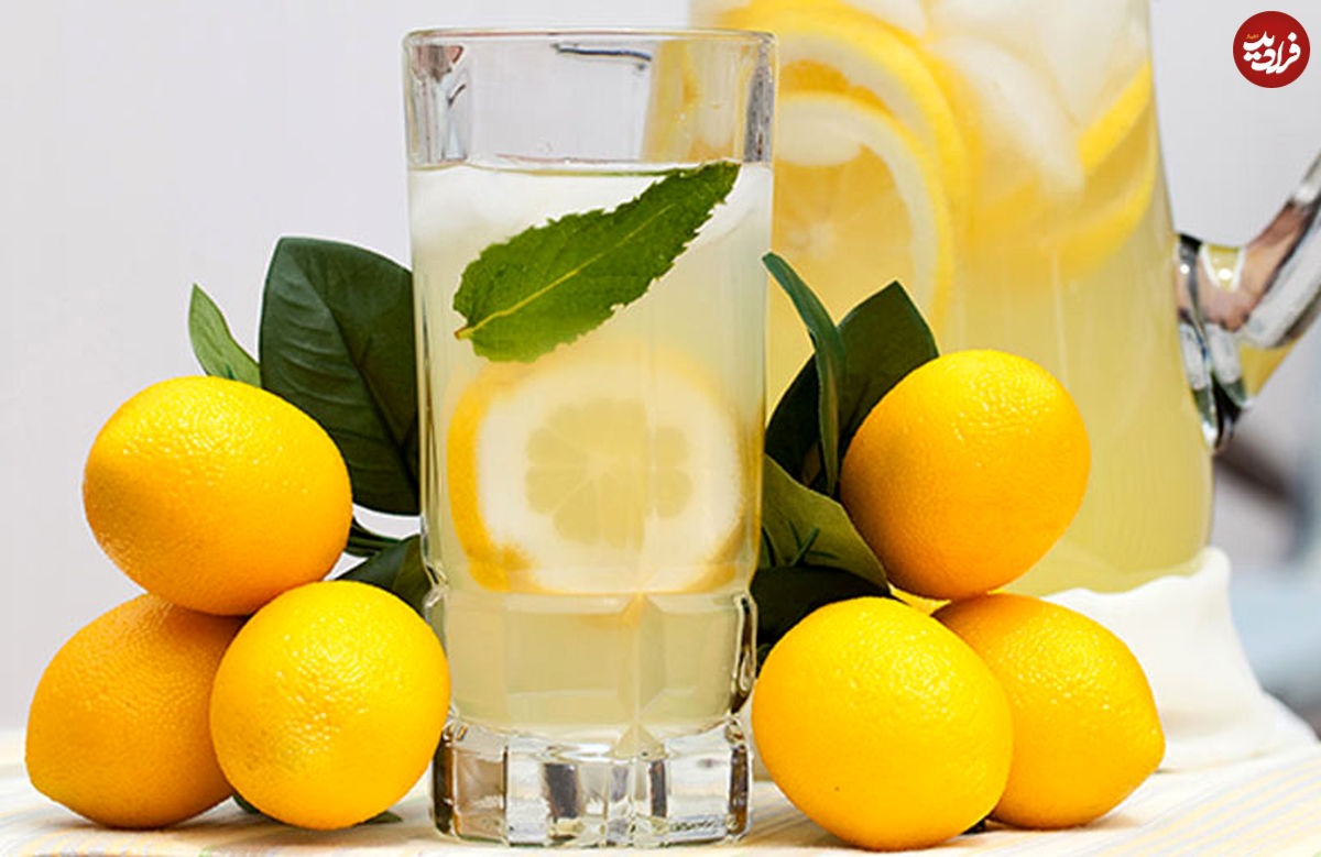 ۴ دلیل مهم برای نوشیدن آب و لیمو