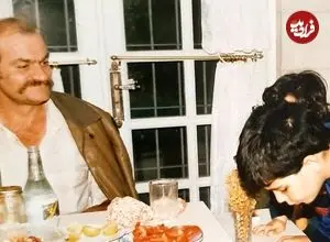 عکس| سفر در زمان؛ «فتحعلی اویسی» با تیپ و چهره متفاوت در کنار پسرش؛ دهه 90